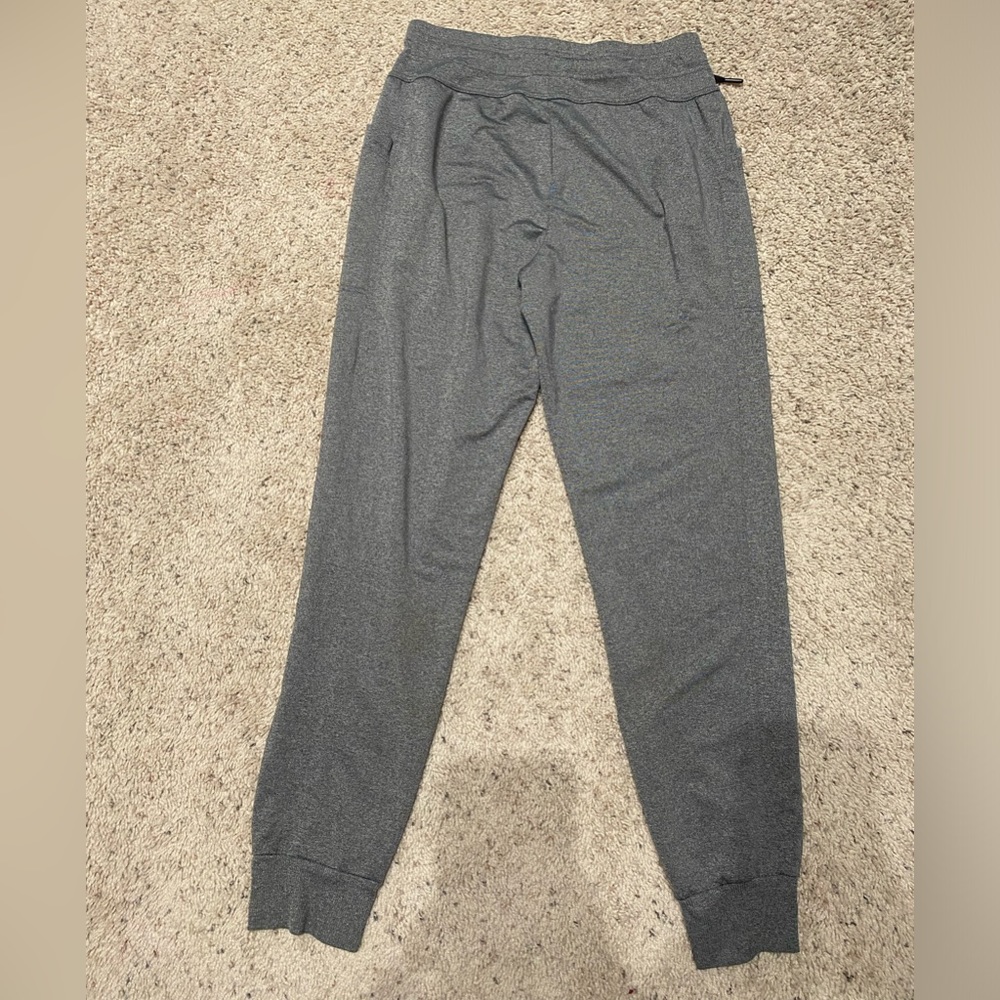 Women’s 32° heat pants, silky jogger pants.